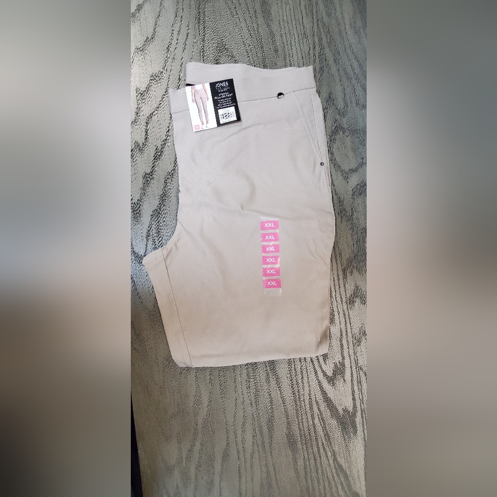 clothes - Picture 4 of 4